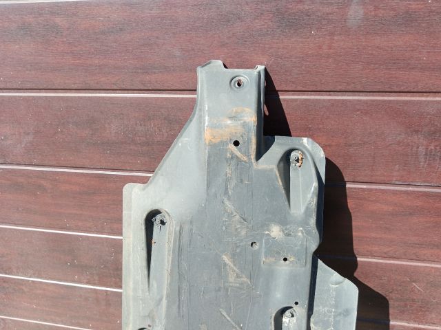 bontott AUDI A1 Alsó Padlólemez Burkolat