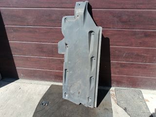 bontott AUDI A1 Alsó Padlólemez Burkolat