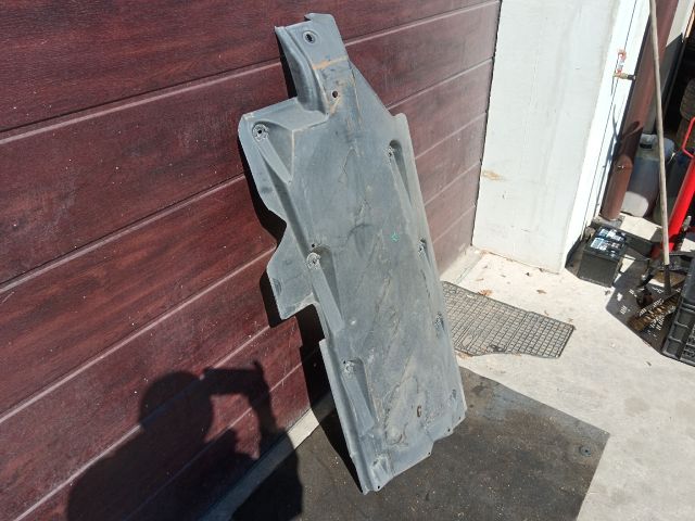 bontott AUDI A1 Alsó Padlólemez Burkolat