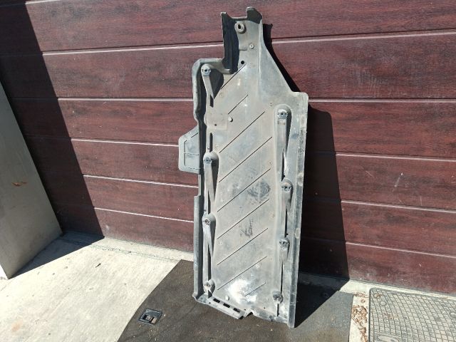 bontott AUDI A1 Alsó Padlólemez Burkolat