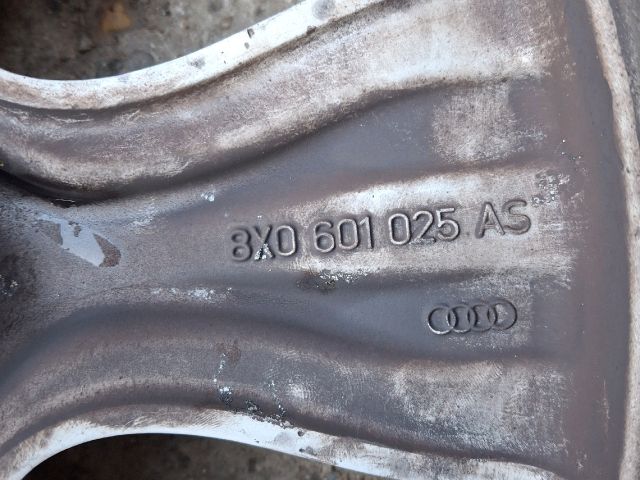 bontott AUDI A1 Alufelni Gumival (1 db)