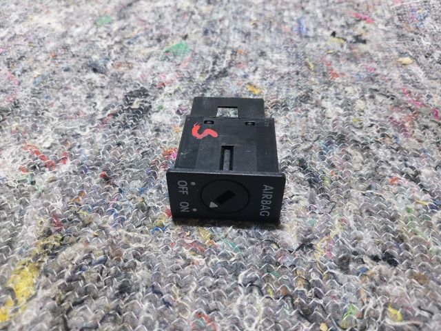 bontott AUDI A1 AUX Csatlakozó