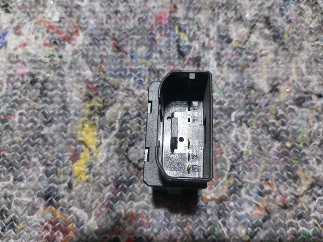 bontott AUDI A1 AUX Csatlakozó