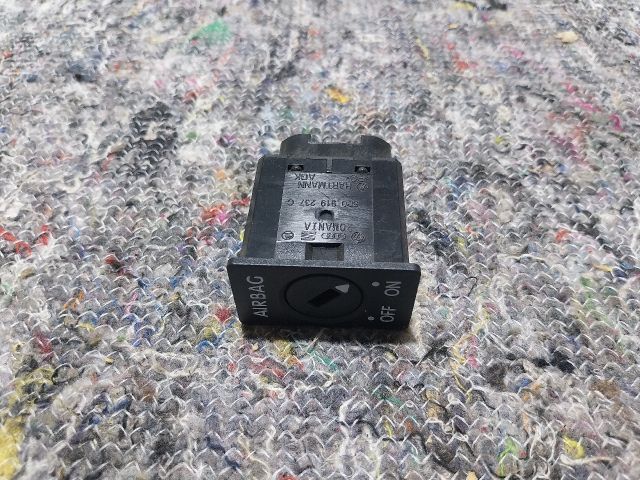 bontott AUDI A1 AUX Csatlakozó