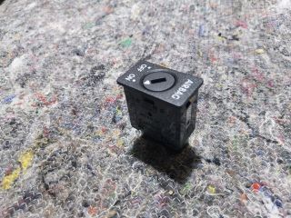 bontott AUDI A1 AUX Csatlakozó