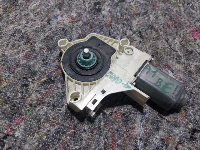 bontott AUDI A1 Bal első Ablakemelő Motor