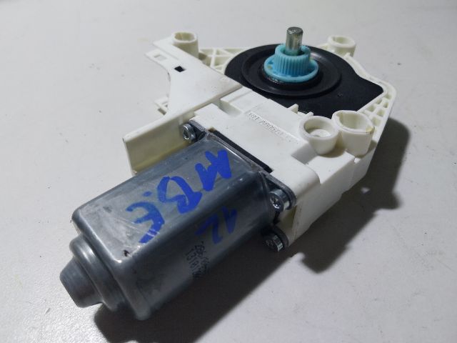 bontott AUDI A1 Bal első Ablakemelő Motor