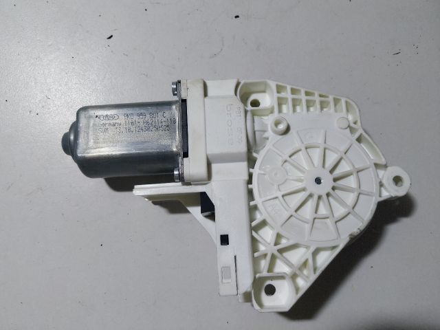 bontott AUDI A1 Bal első Ablakemelő Motor