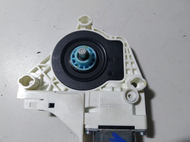 bontott AUDI A1 Bal első Ablakemelő Motor