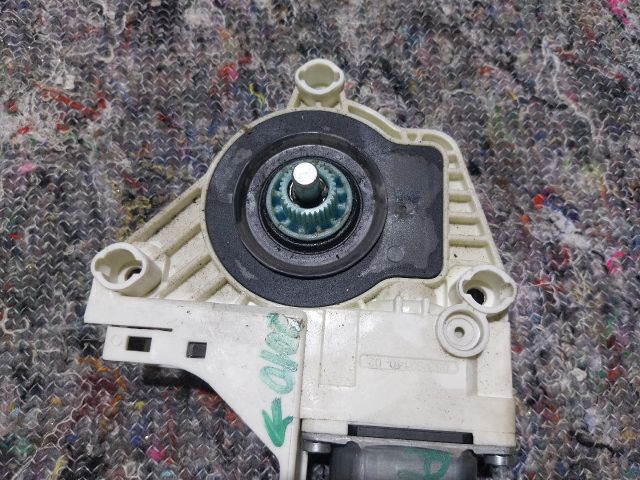 bontott AUDI A1 Bal első Ablakemelő Motor