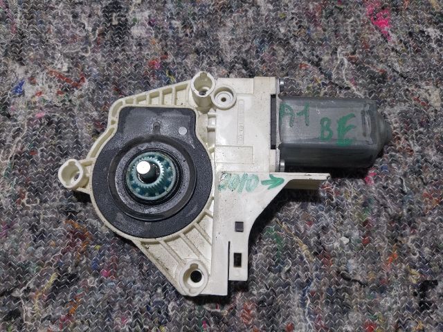 bontott AUDI A1 Bal első Ablakemelő Motor