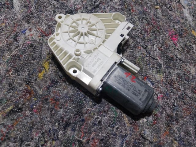 bontott AUDI A1 Bal első Ablakemelő Motor