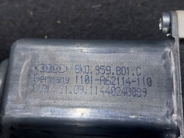 bontott AUDI A1 Bal első Ablakemelő Motor