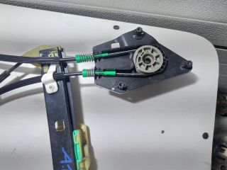 bontott AUDI A1 Bal első Ablakemelő Szerkezet (Elektromos)