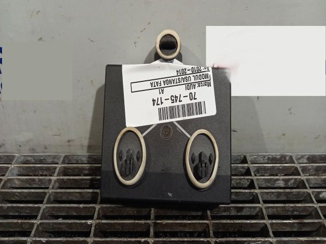 bontott AUDI A1 Bal első Ajtó Vezérlőegység