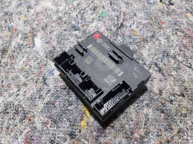 bontott AUDI A1 Bal első Ajtó Vezérlőegység