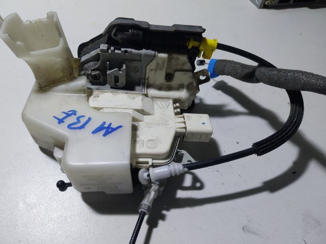 bontott AUDI A1 Bal első Ajtózár