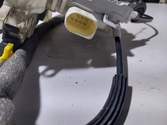 bontott AUDI A1 Bal első Ajtózár