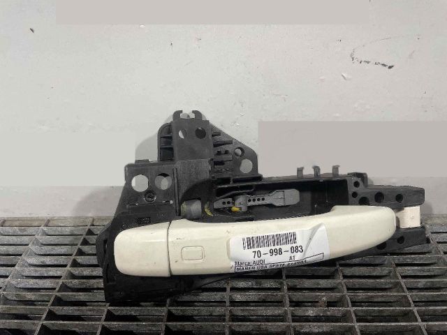 bontott AUDI A1 Bal hátsó Külső Kilincs