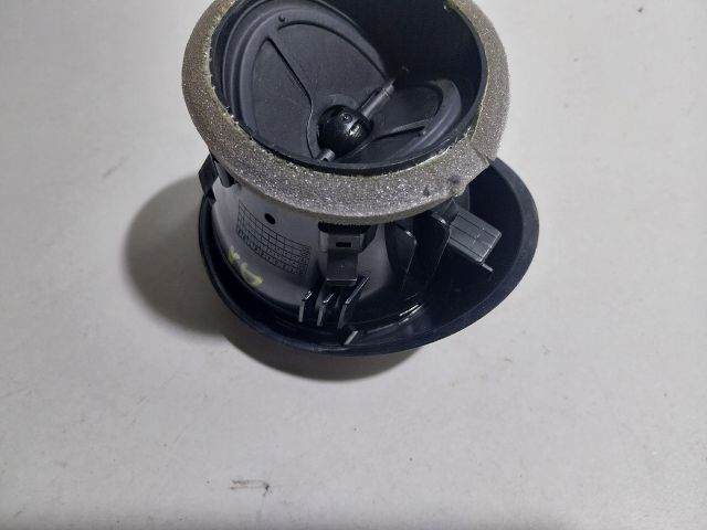 bontott AUDI A1 Bal Szellőző