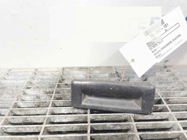 bontott AUDI A1 Csomagtérajtó Kilincs