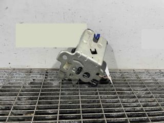 bontott AUDI A1 Csomagtérajtó Ütköző