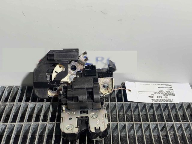 bontott AUDI A1 Csomagtérajtó Ütköző