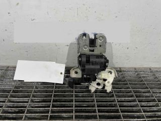 bontott AUDI A1 Csomagtérajtó Ütköző