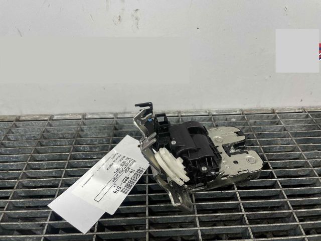 bontott AUDI A1 Csomagtérajtó Ütköző