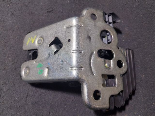 bontott AUDI A1 Csomagtérajtó Zárszerkezet