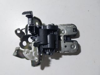 bontott AUDI A1 Csomagtérajtó Zárszerkezet