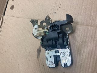 bontott AUDI A1 Csomagtérajtó Zárszerkezet