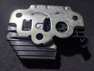 bontott AUDI A1 Csomagtérajtó Zárszerkezet