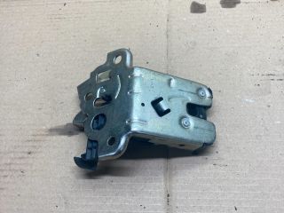 bontott AUDI A1 Csomagtérajtó Zárszerkezet