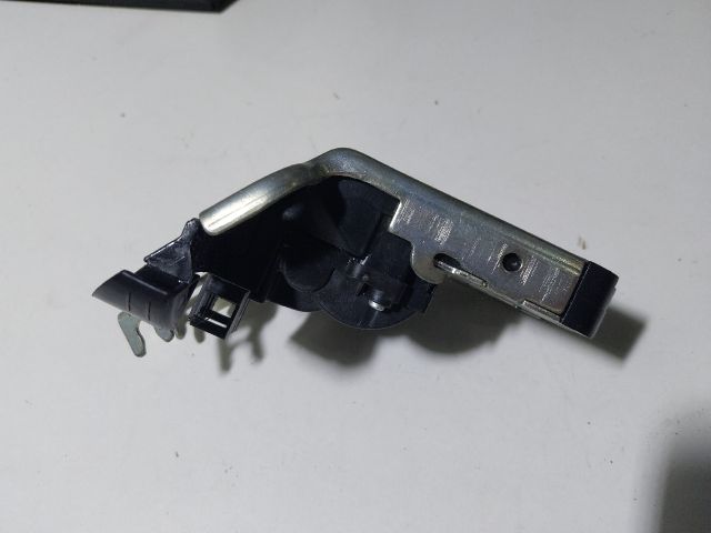 bontott AUDI A1 Csomagtérajtó Zárszerkezet