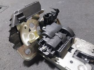 bontott AUDI A1 Csomagtérajtó Zárszerkezet