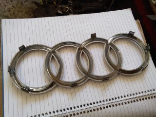 bontott AUDI A1 Első Embléma