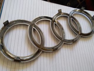 bontott AUDI A1 Első Embléma