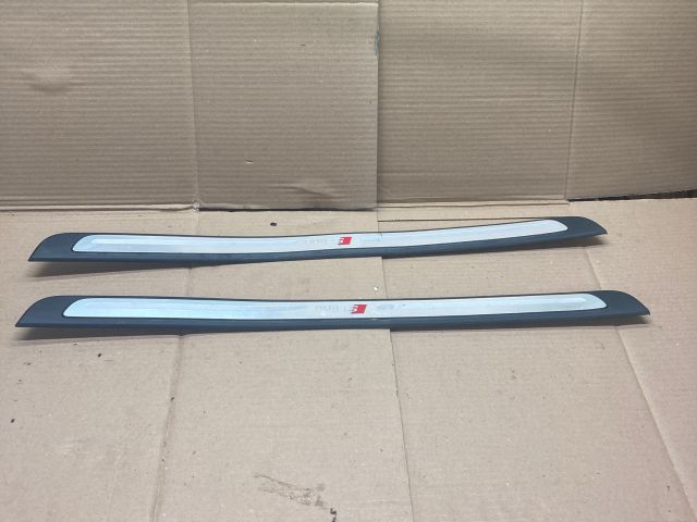 bontott AUDI A1 Első Küszöb Díszléc