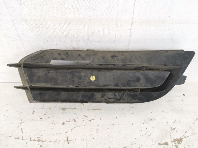 bontott AUDI A1 Első Lökhárító Bal Díszrács