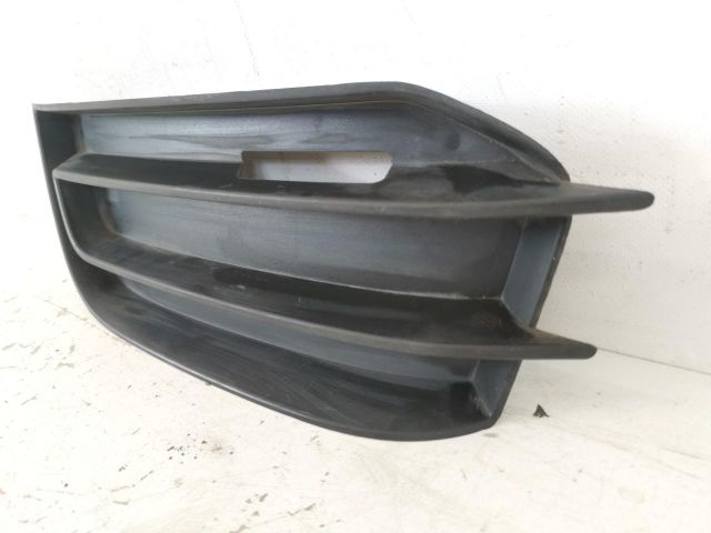 bontott AUDI A1 Első Lökhárító Bal Díszrács