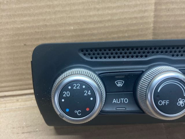 bontott AUDI A1 Fűtéskapcsoló (digit klímás)