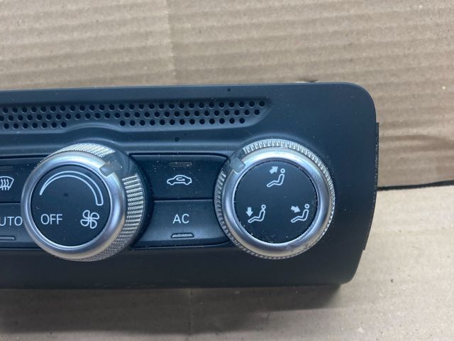 bontott AUDI A1 Fűtéskapcsoló (digit klímás)