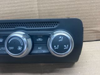 bontott AUDI A1 Fűtéskapcsoló (digit klímás)