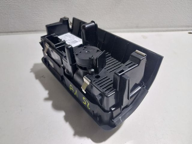 bontott AUDI A1 Fűtéskapcsoló