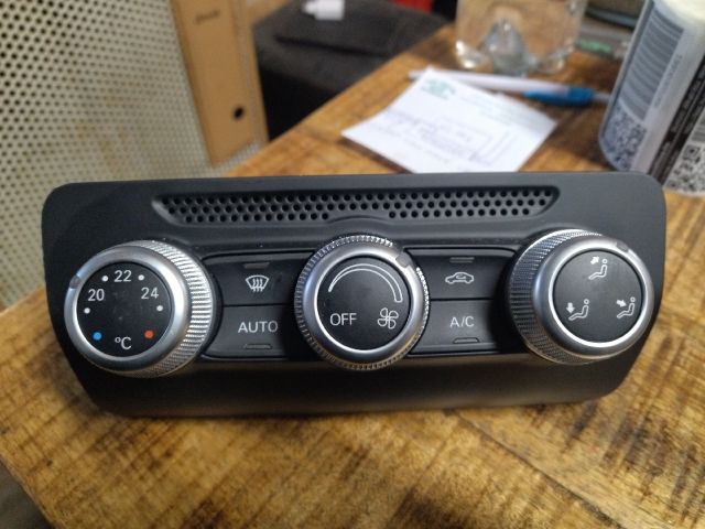 bontott AUDI A1 Fűtéskapcsoló