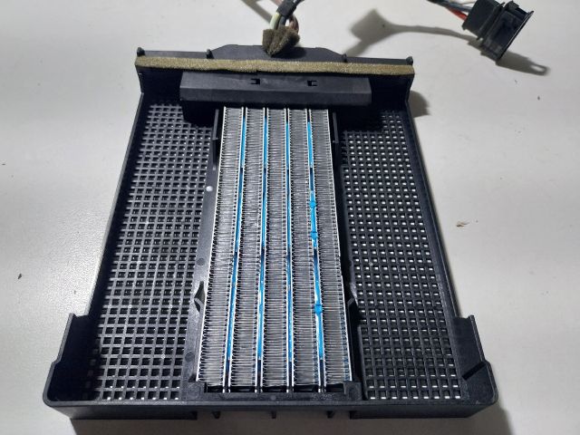 bontott AUDI A1 Fűtőradiátor (Elektromos)