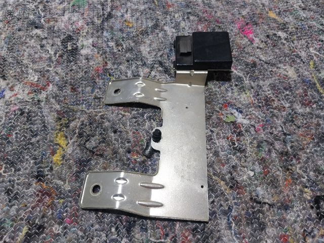 bontott AUDI A1 GPS Antenna