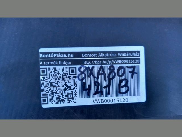 bontott AUDI A1 Hátsó Koptató