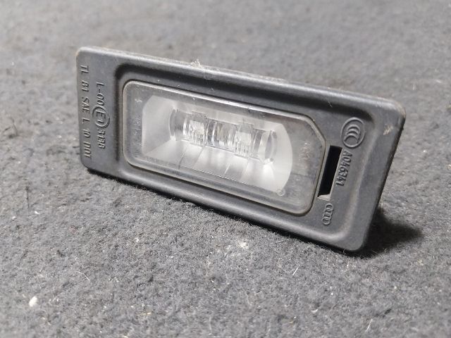 bontott AUDI A1 Hátsó Rendszámtábla Világítás